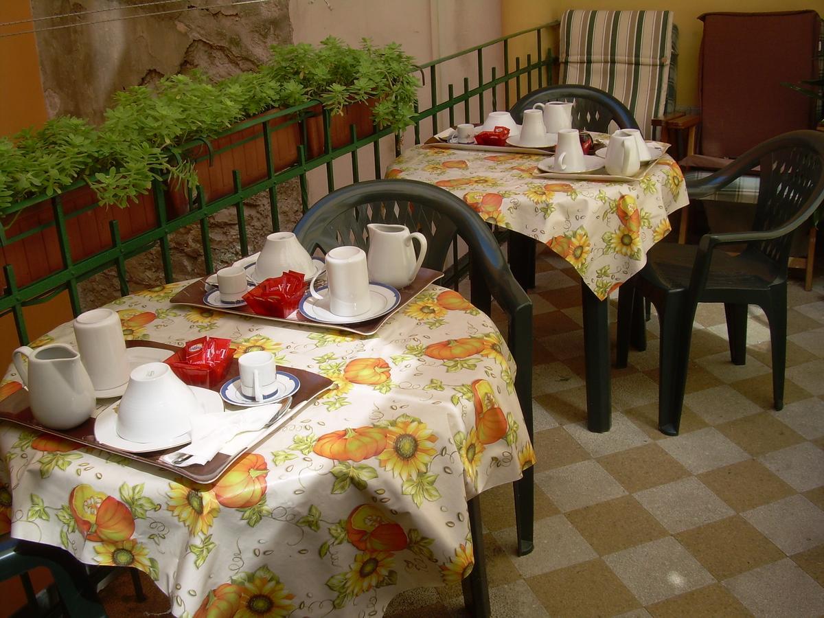 B&B Angelo ตรีเอสเต ภายนอก รูปภาพ